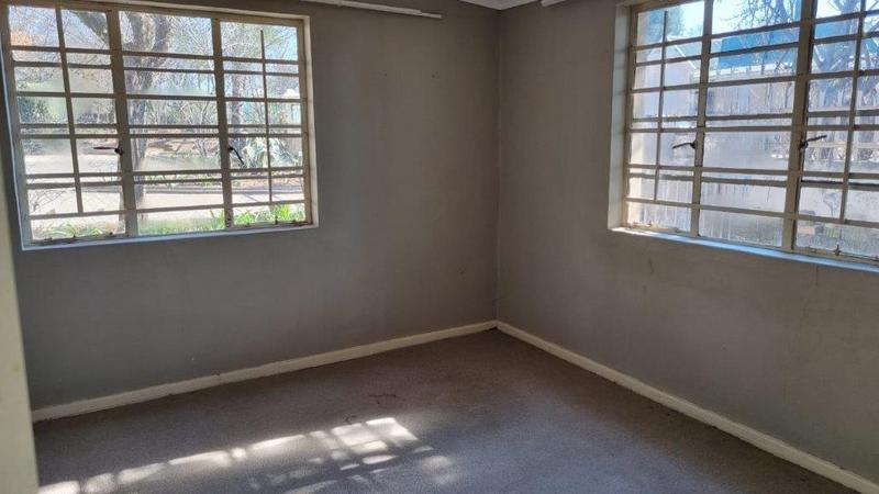 5 Bedroom Property for Sale in Ladybrand Free State